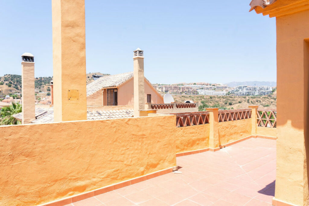 Semi-Detached House Riviera del Sol Málaga - image 21