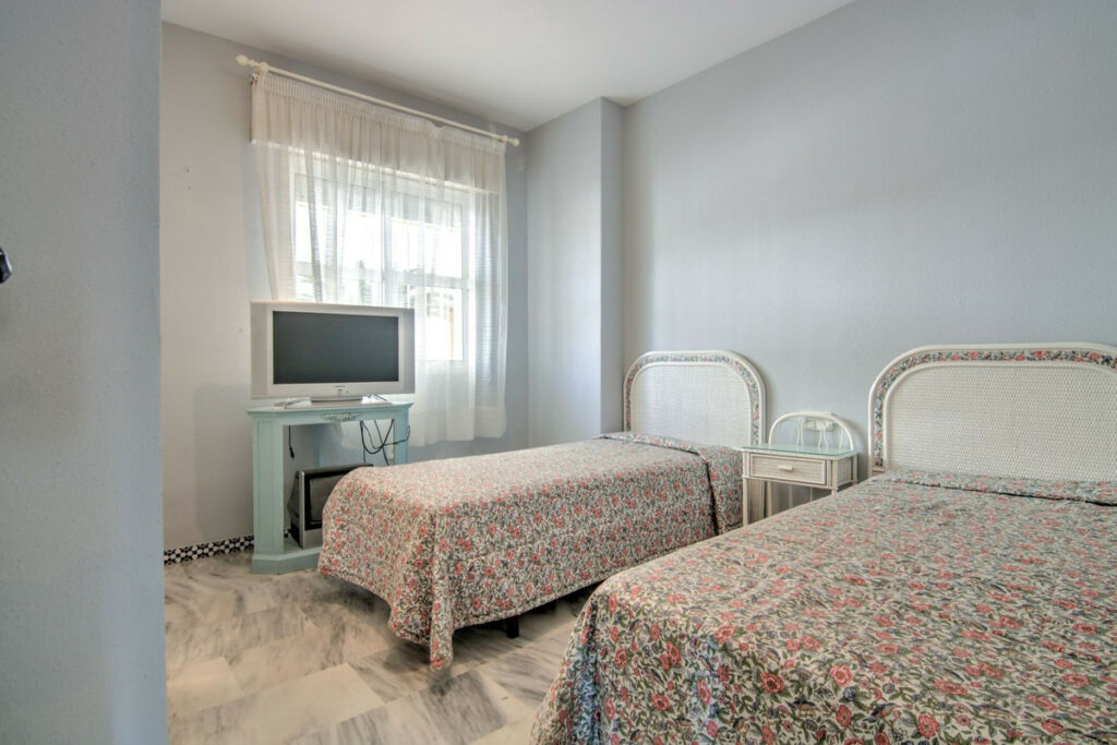 Middle Floor Apartment Fuengirola Málaga - image 22