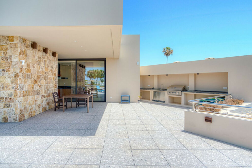 Detached Villa Elviria Málaga - image 22