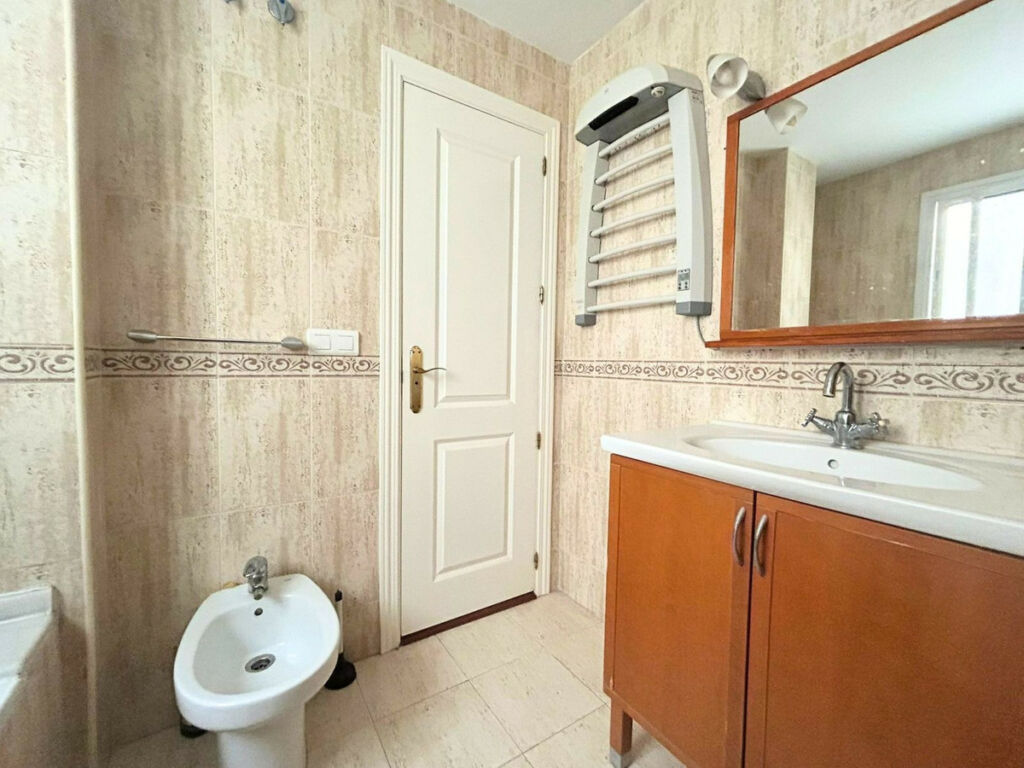 Middle Floor Apartment Las Lagunas Málaga - image 24