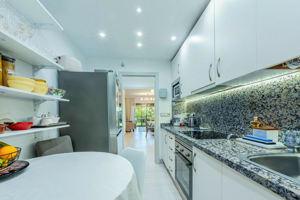 Ground Floor Apartment Estepona Málaga - image 6