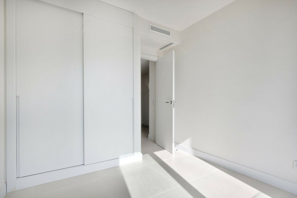 Middle Floor Apartment Fuengirola Málaga - image 17