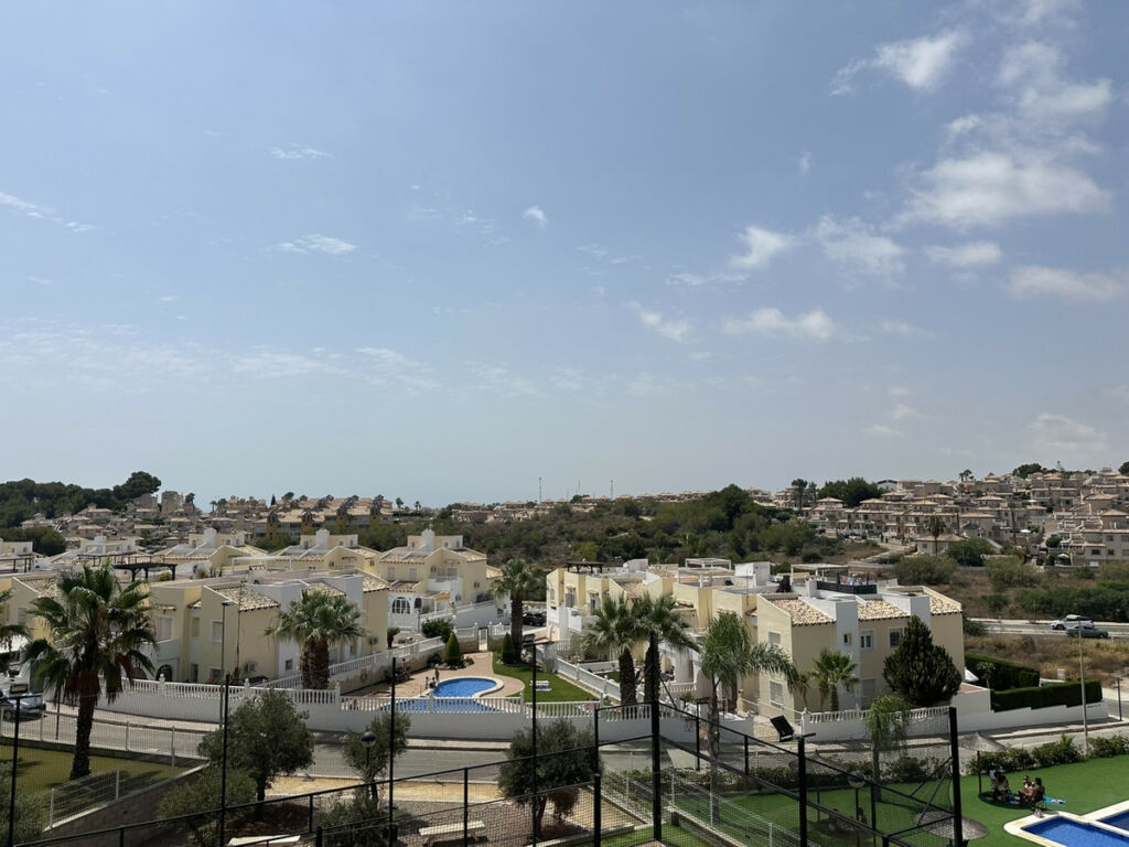 Middle Floor Apartment Villamartin Alicante - image 21
