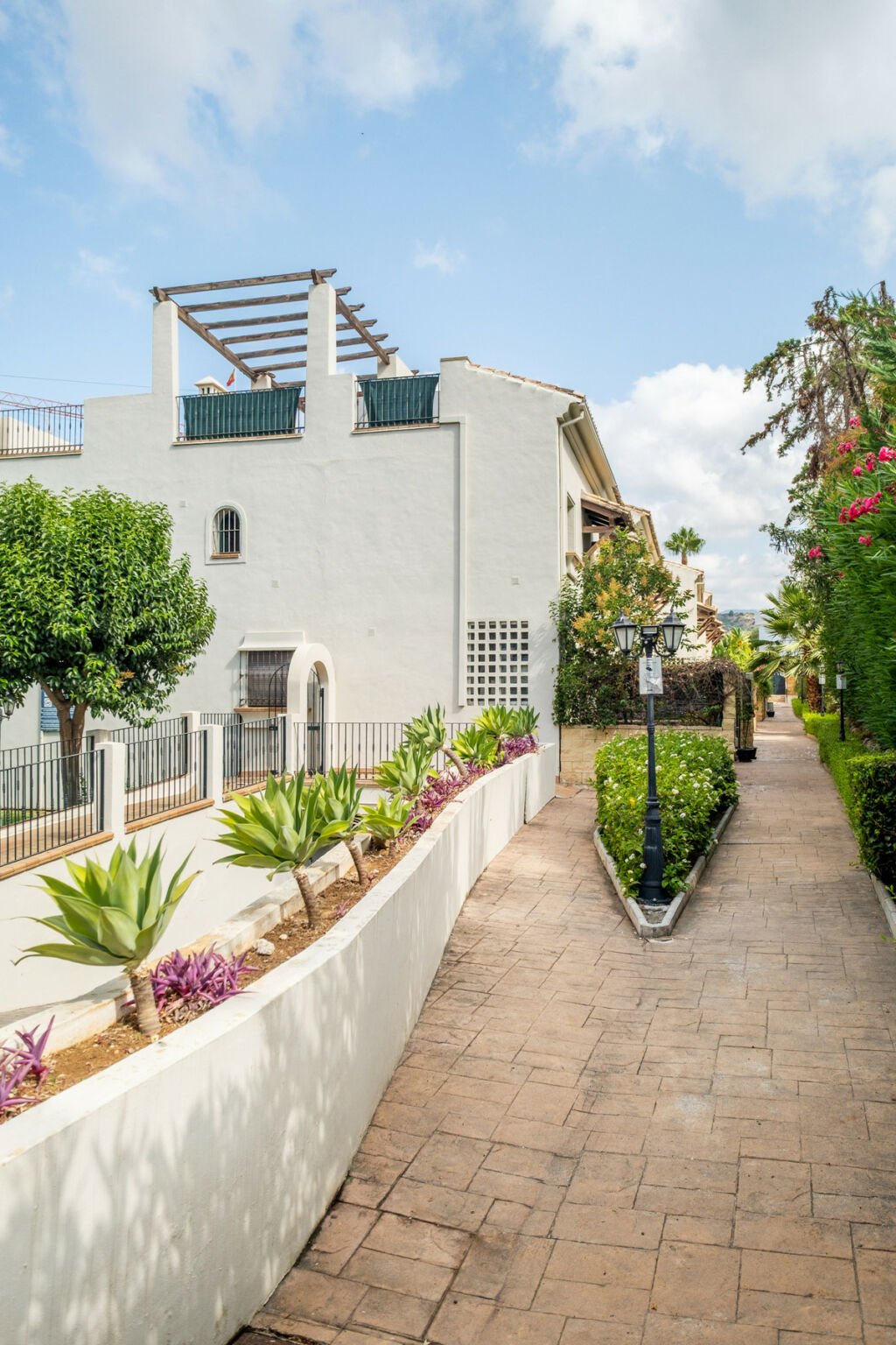 Townhouse Nagüeles Málaga - image 22