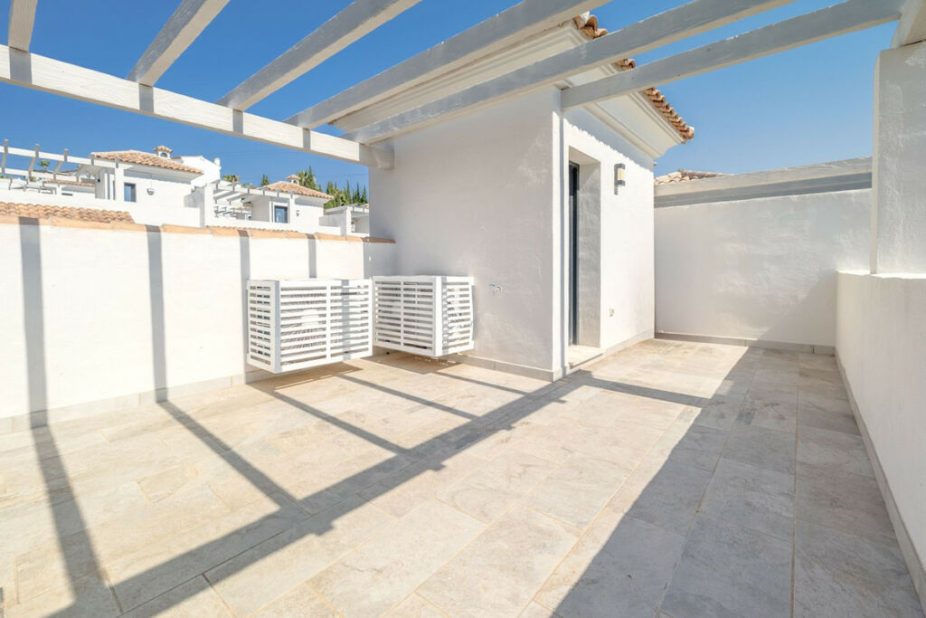 Townhouse Estepona Málaga - image 22