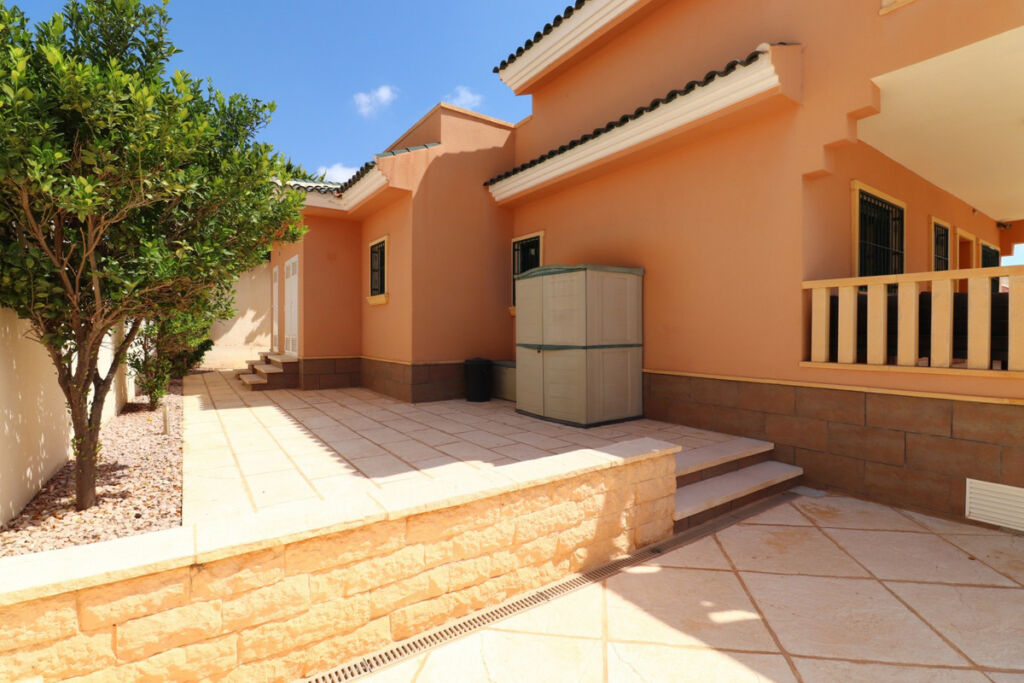 Detached Villa Ciudad Quesada Alicante - image 22