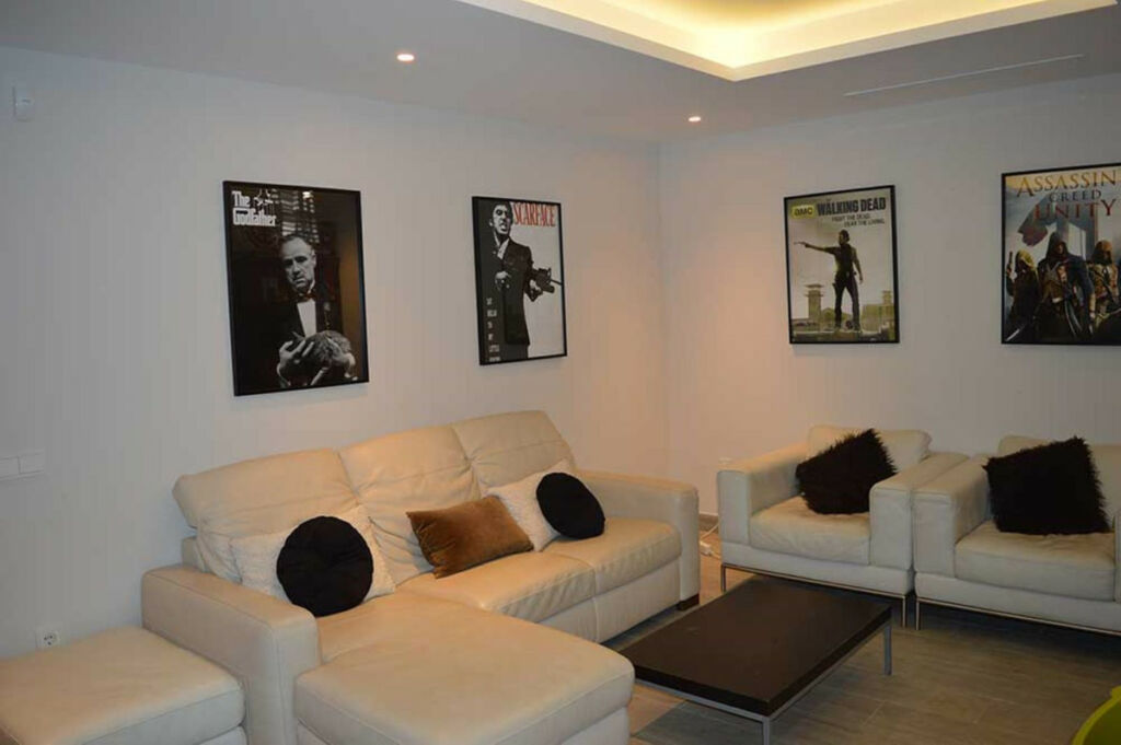 Detached Villa Marbella Málaga - image 21