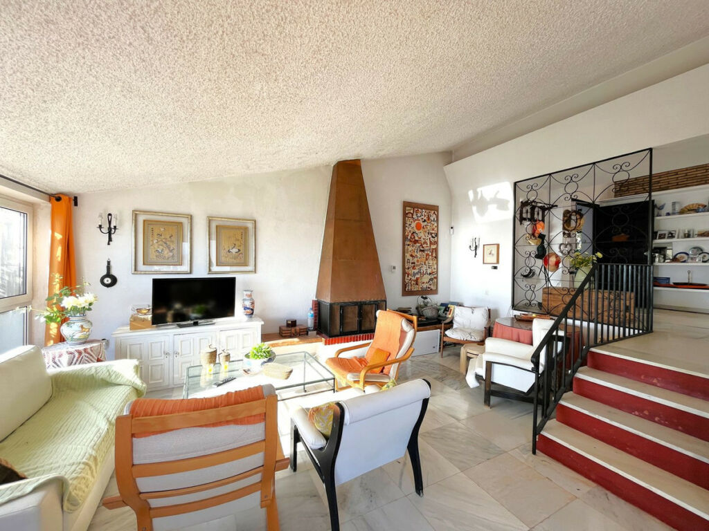 Detached Villa Estepona Málaga - image 22