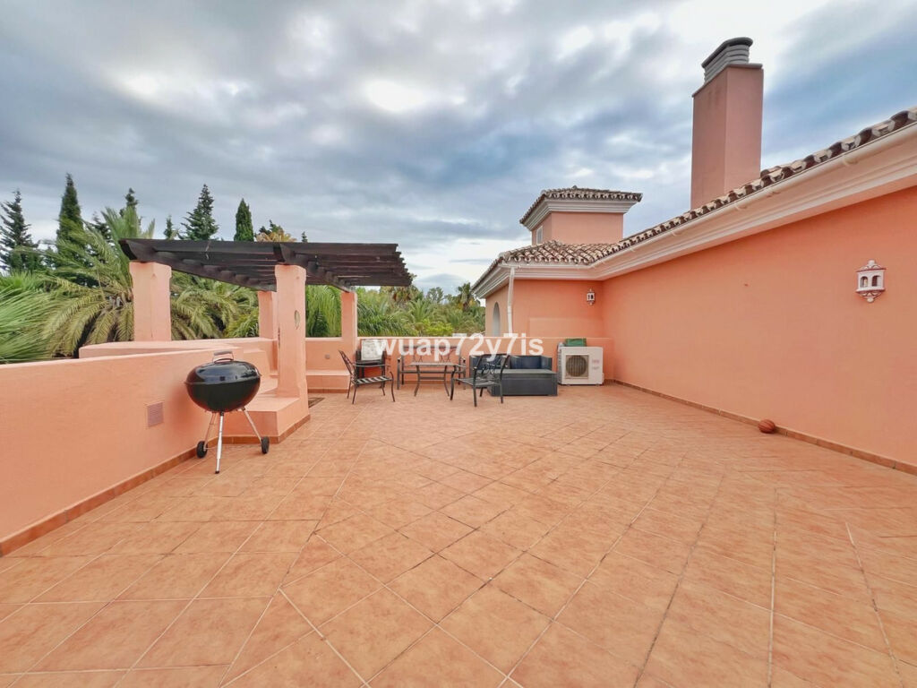 Middle Floor Apartment Estepona Málaga - image 22