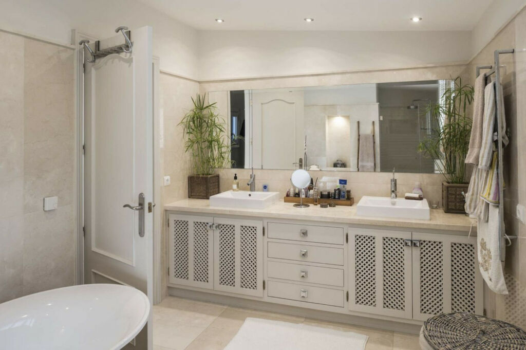 Detached Villa La Quinta Málaga - image 22