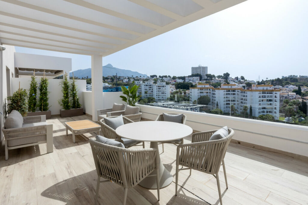 Middle Floor Apartment Nueva Andalucía Málaga - image 22