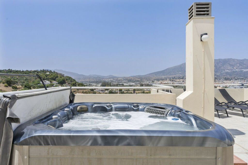 Penthouse Fuengirola Málaga - image 22