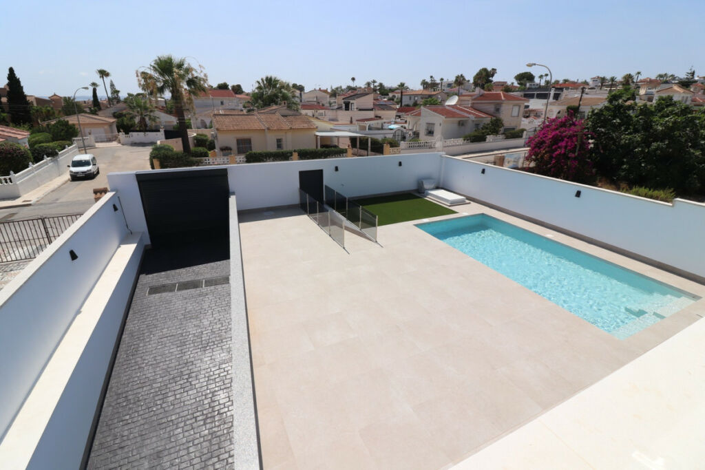 Detached Villa Ciudad Quesada Alicante - image 22