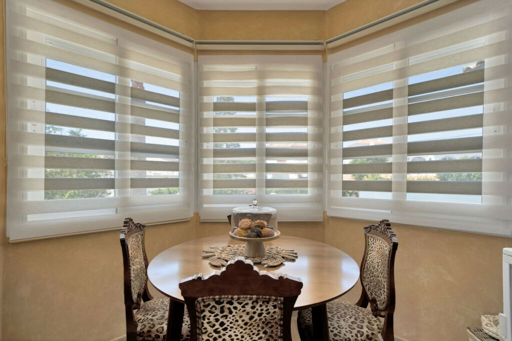 Detached Villa Estepona Málaga - image 22