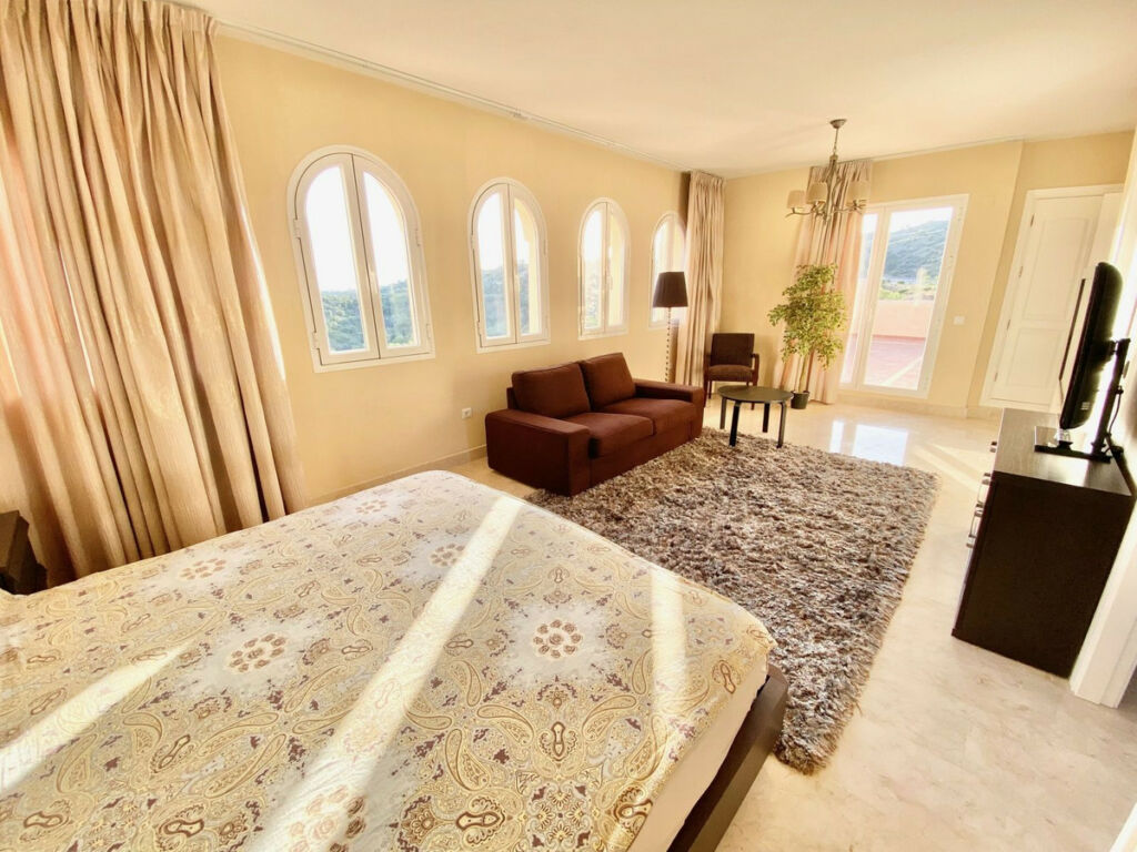 Penthouse Duplex Elviria Málaga - image 22