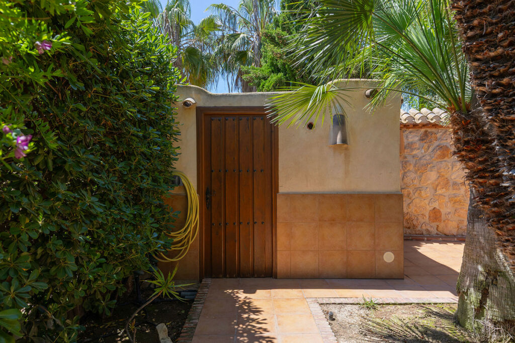 Detached Villa Punta Prima Alicante - image 22