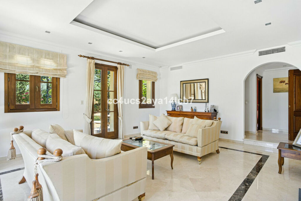 Detached Villa Alhaurín el Grande Málaga - image 22
