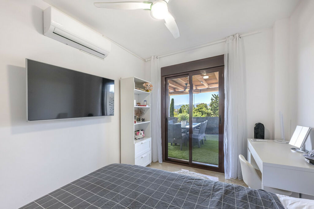 Middle Floor Apartment The Golden Mile Málaga - image 22