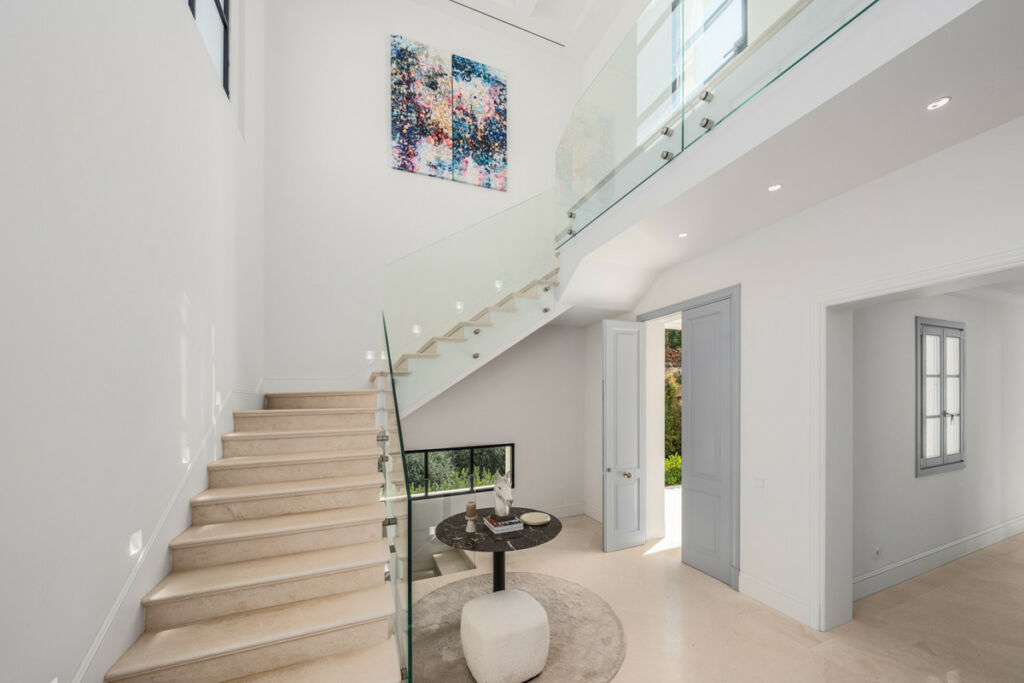 Detached Villa Nueva Andalucía Málaga - image 22