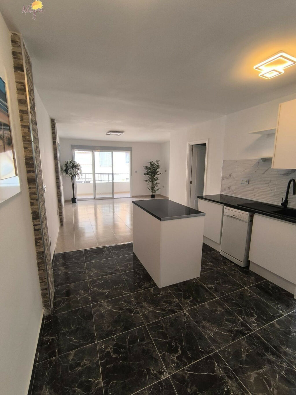 Middle Floor Apartment Torrevieja Alicante - image 22