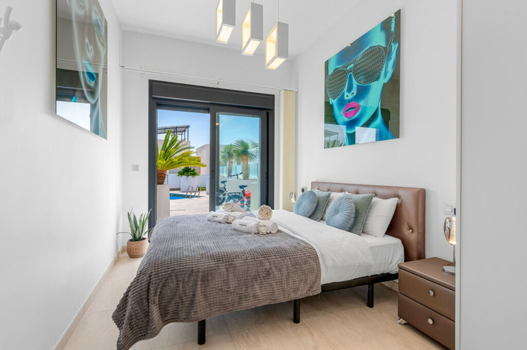 Detached Villa Villamartin Alicante - image 22