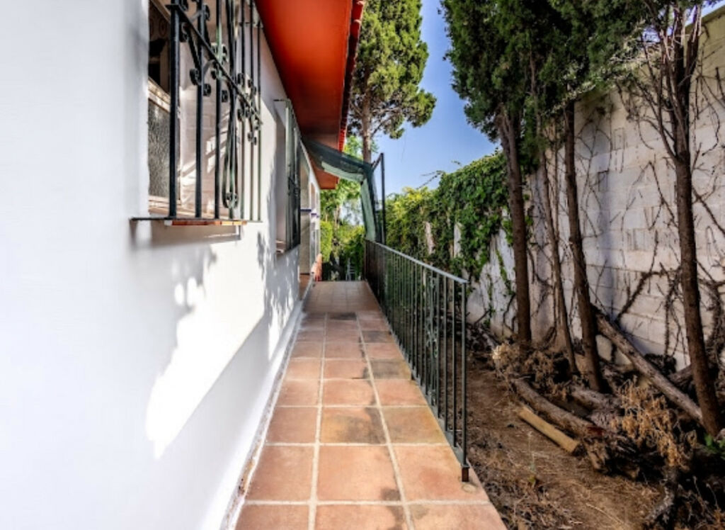 Detached Villa Marbella Málaga - image 23
