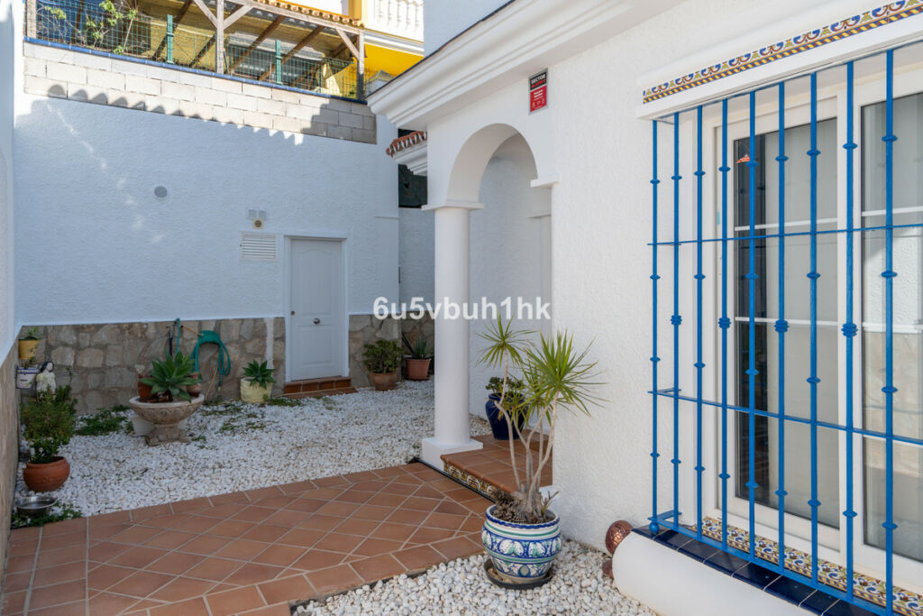 Detached Villa Fuengirola Málaga - image 23
