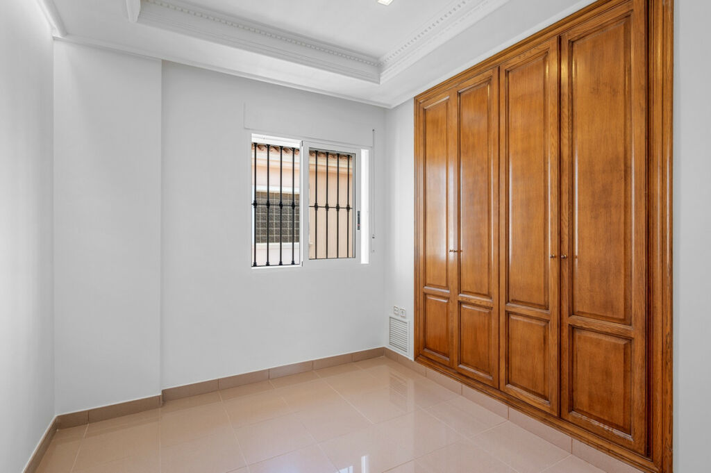 Detached Villa Torrevieja Alicante - image 23