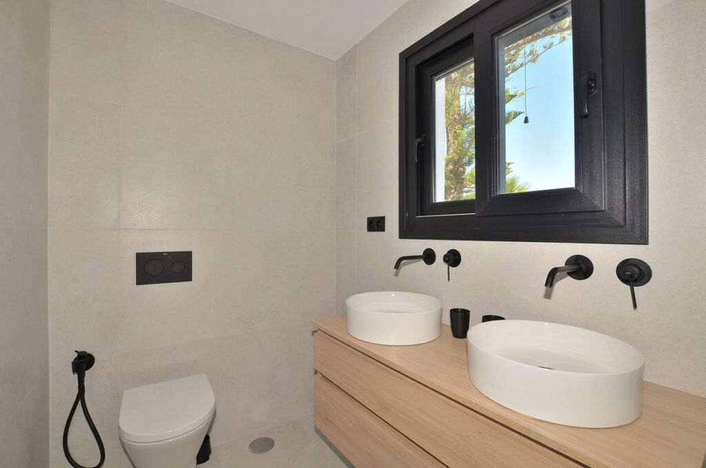 Detached Villa El Coto Málaga - image 23