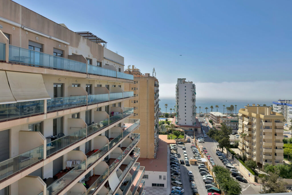Middle Floor Apartment Benalmadena Málaga - image 23