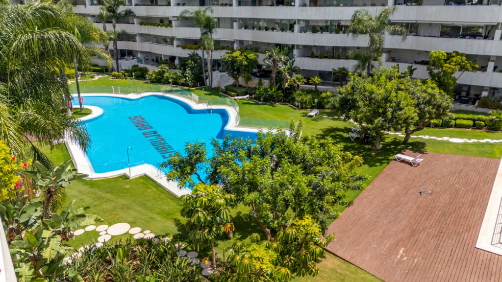Middle Floor Apartment Puerto Banús Málaga - image 23