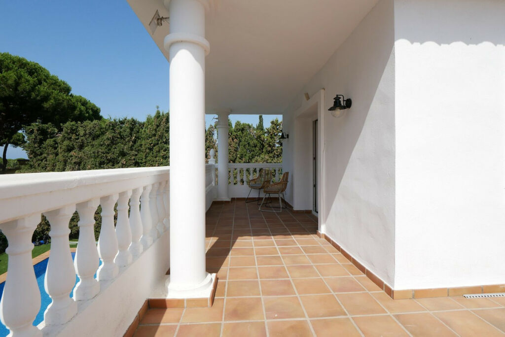 Detached Villa Cabopino Málaga - image 25