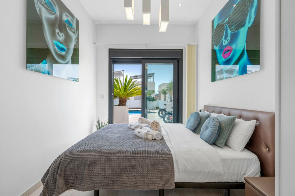 Detached Villa Villamartin Alicante - image 23