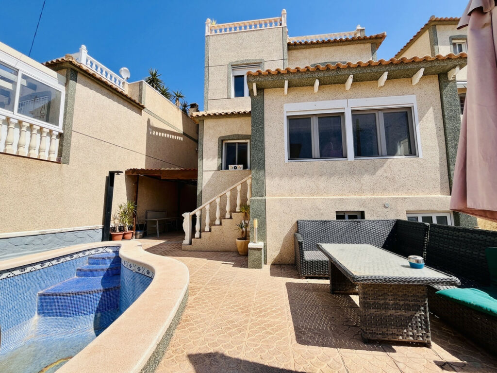Detached Villa San Miguel de Salinas Alicante - image 23