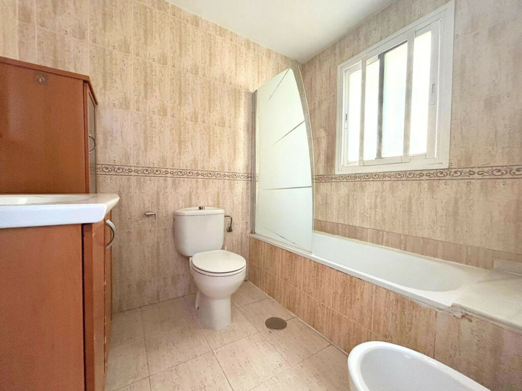Middle Floor Apartment Las Lagunas Málaga - image 25