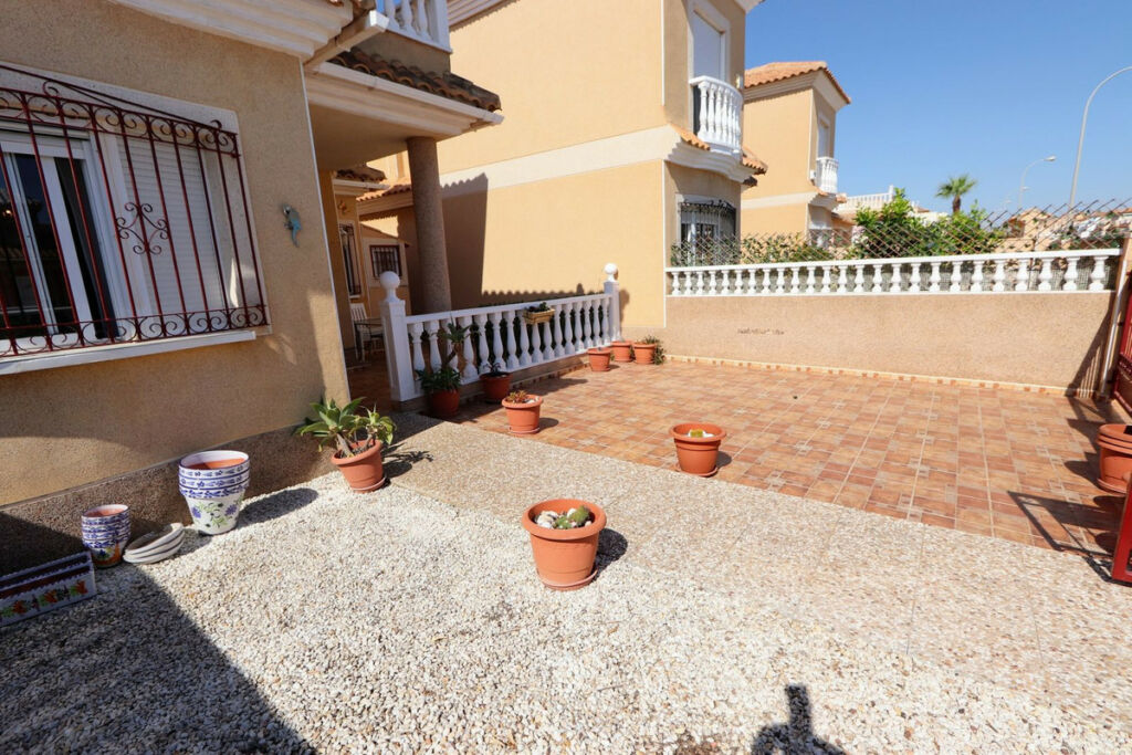 Detached Villa Playa Flamenca Alicante - image 23