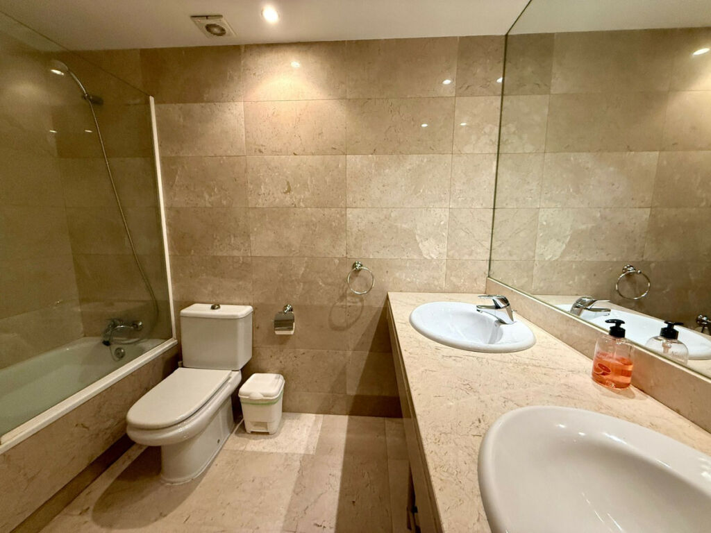 Middle Floor Apartment Nueva Andalucía Málaga - image 23