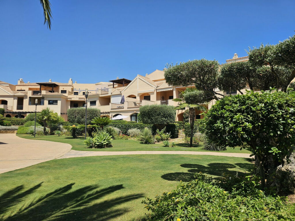 Middle Floor Apartment Puerto Banús Málaga - image 23