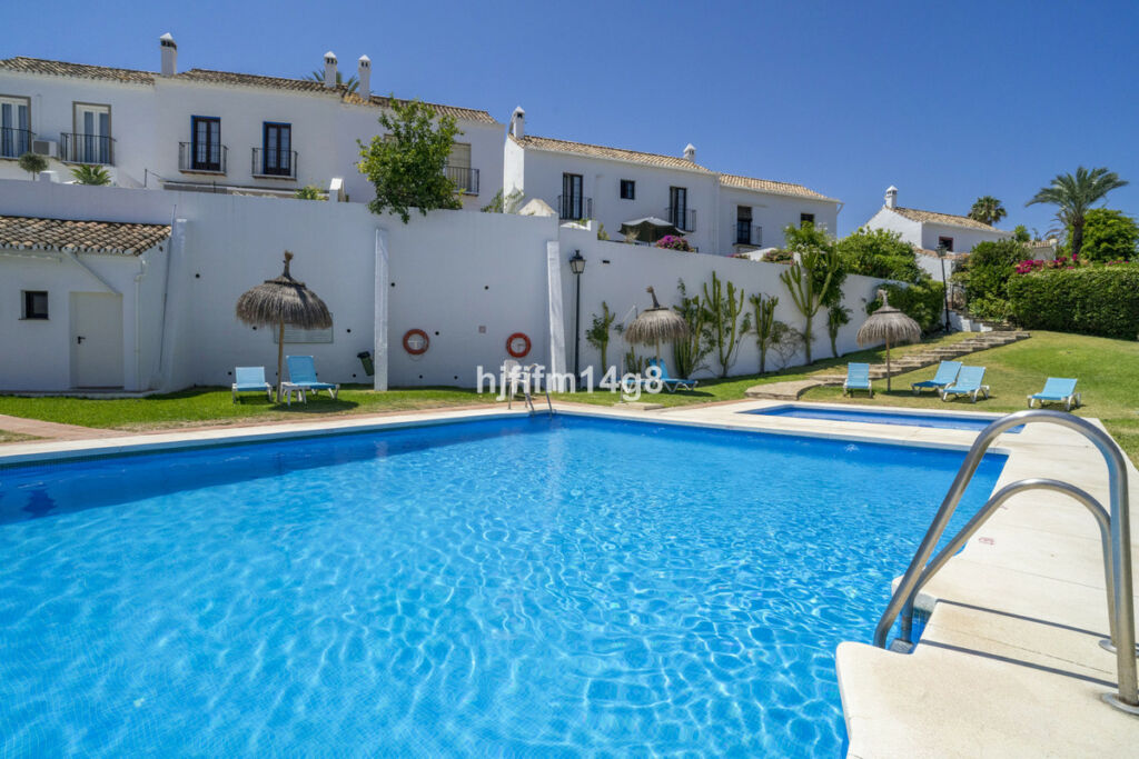 Townhouse Nueva Andalucía Málaga - image 23
