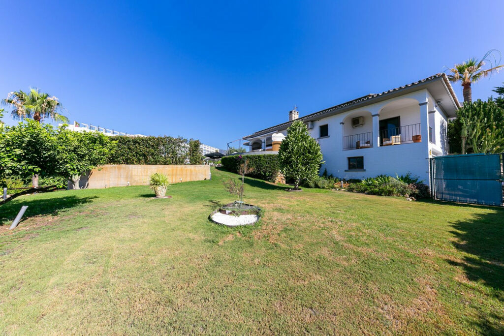 Detached Villa La Capellania Málaga - image 23