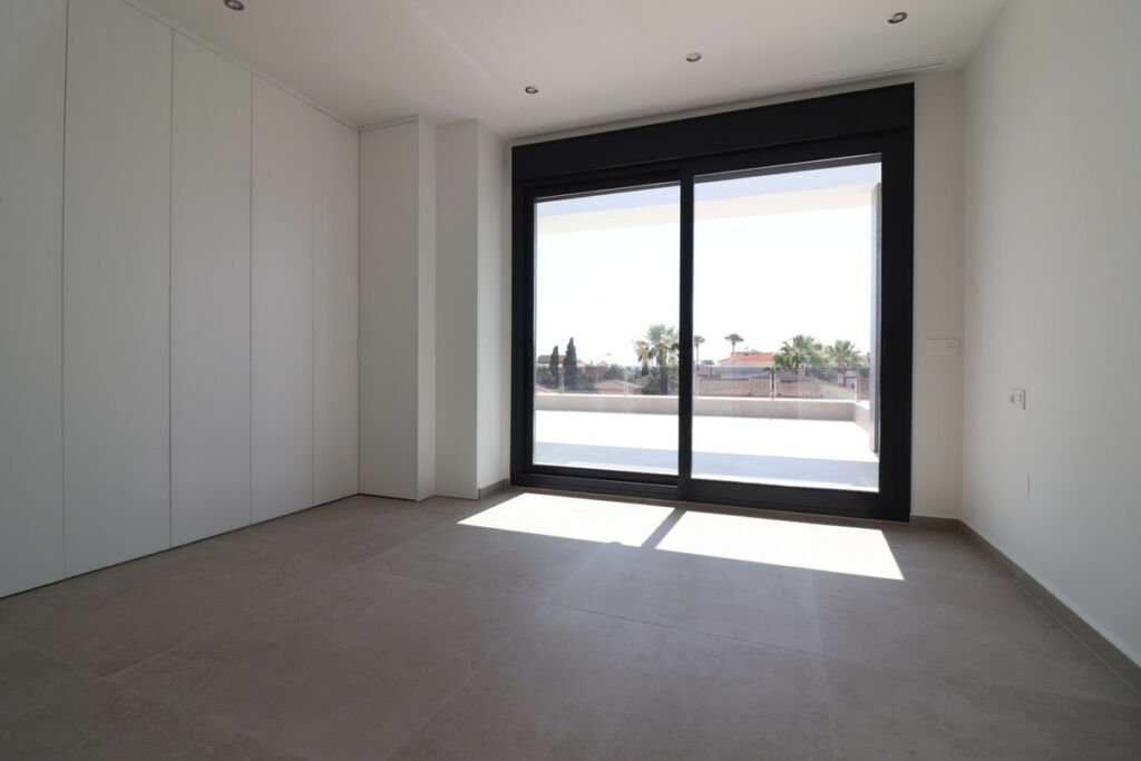 Detached Villa Ciudad Quesada Alicante - image 23