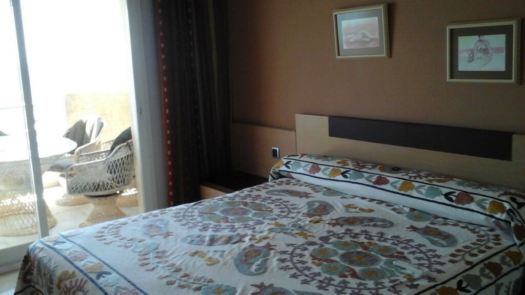 Middle Floor Apartment Puerto Banús Málaga - image 22