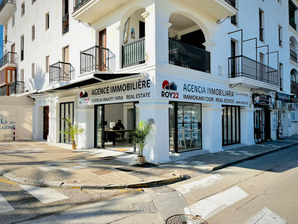 Detached Villa Sotogrande Alto Cádiz - image 23