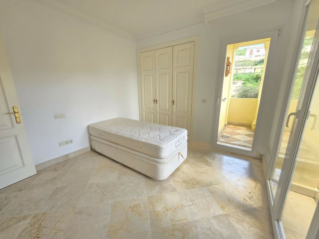 Middle Floor Apartment Casares Málaga - image 23