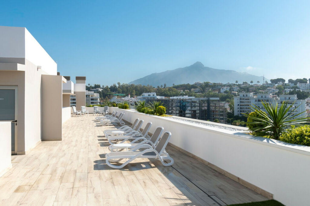 Top Floor Apartment Nueva Andalucía Málaga - image 23
