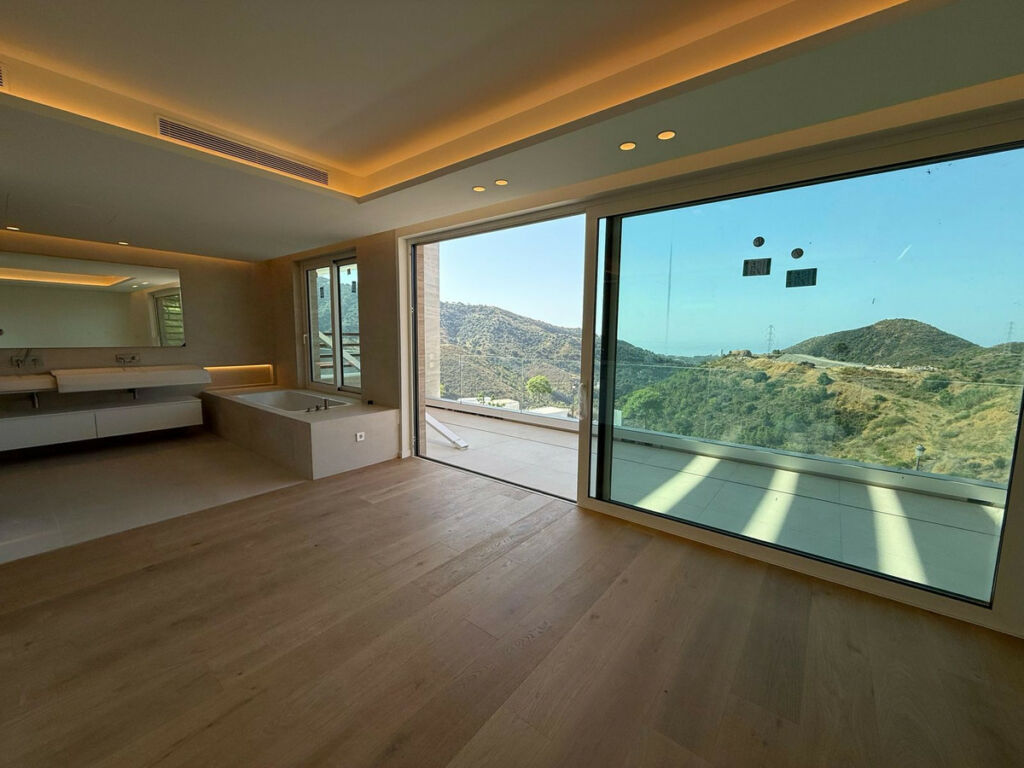 Detached Villa Marbella Málaga - image 23