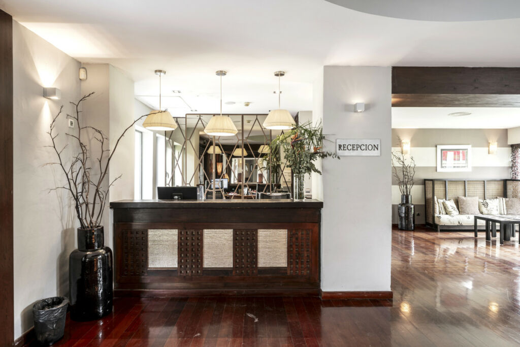 Detached Villa Estepona Málaga - image 22