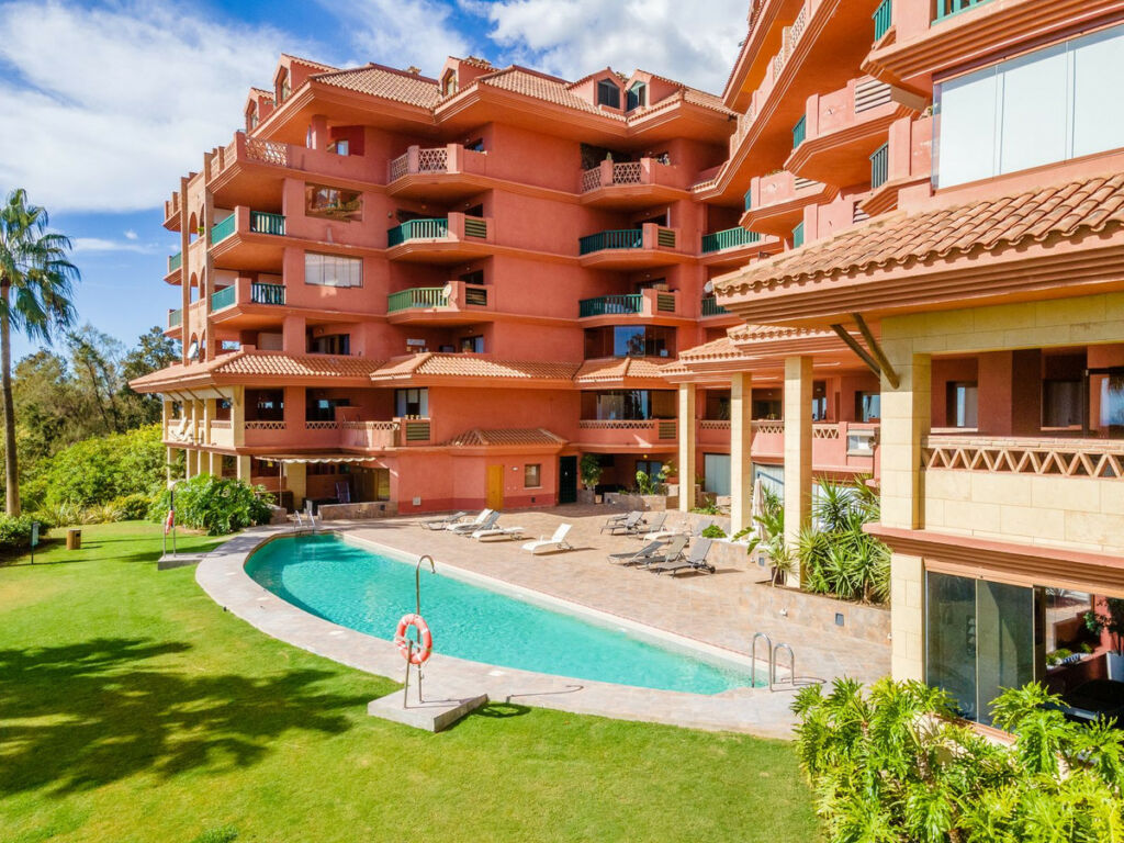 Middle Floor Apartment Benalmadena Málaga - image 23