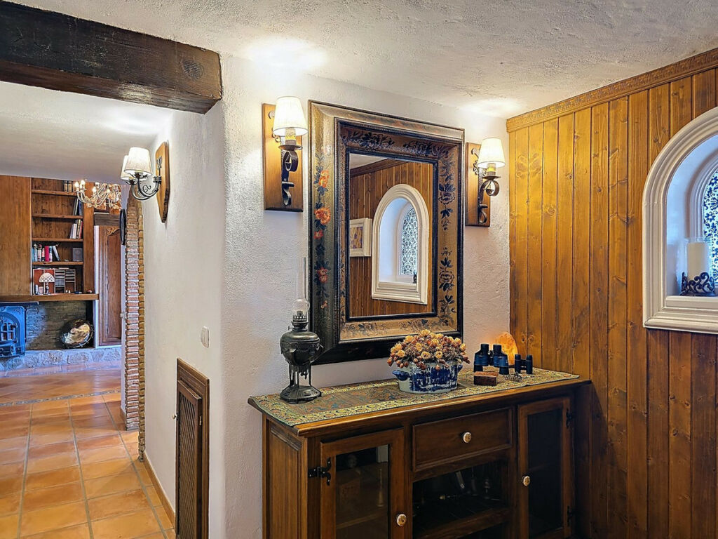 Detached Villa Riogordo Málaga - image 23