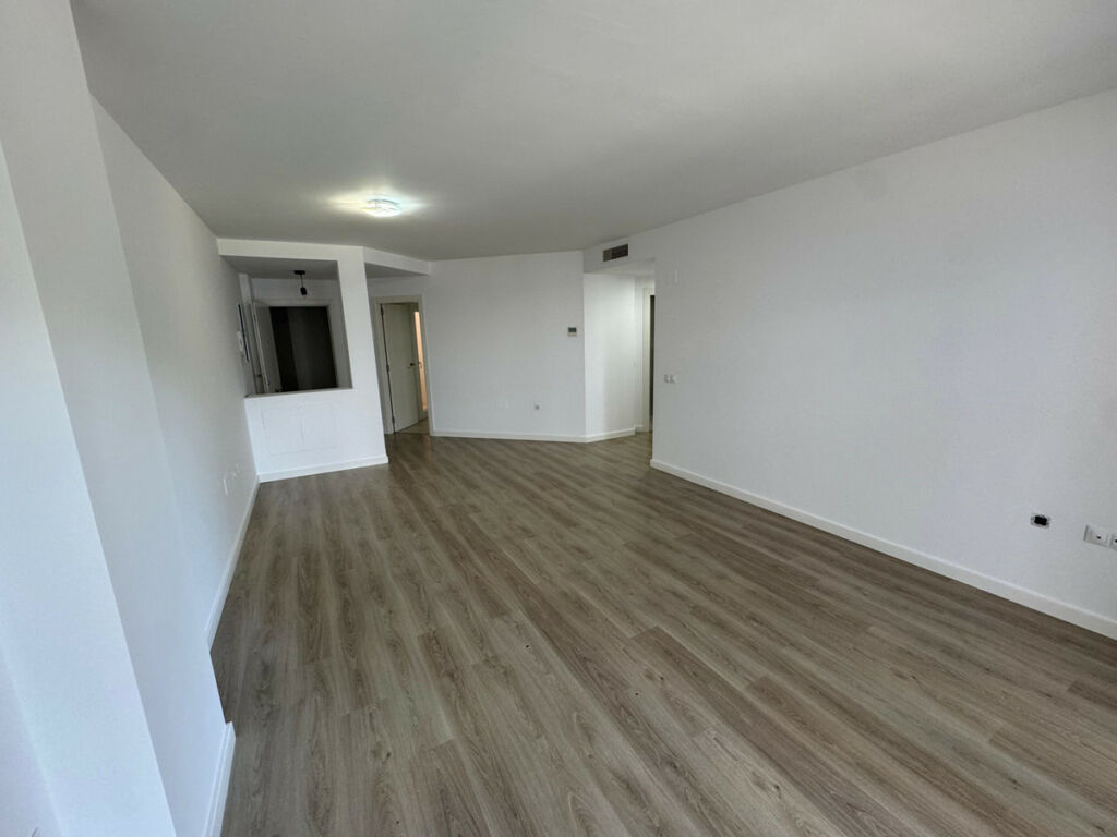 Middle Floor Apartment Nueva Andalucía Málaga - image 23